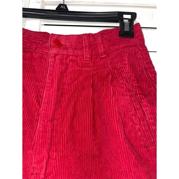 62 East Women’s Vintagе Red Corduroy Bermuda Shorts size 7/8 Pleated High Waist - Picture 8 of 10